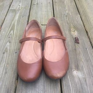 Dansko Mary Janes, GUC